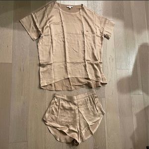 Lunya washable silk set tee and shorts m medium